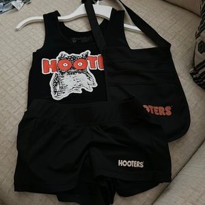 Hooters outfit